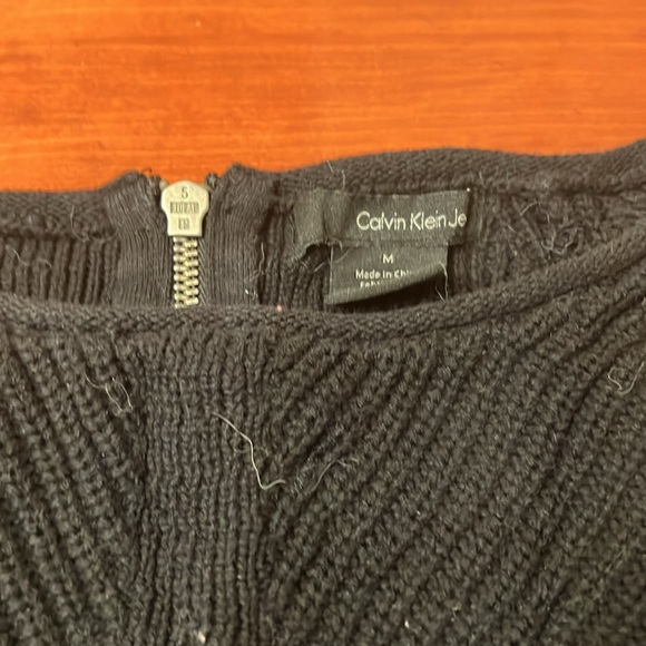 Calvin Klein Sweater - Picture 2 of 3